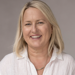 Angela Schellenberg