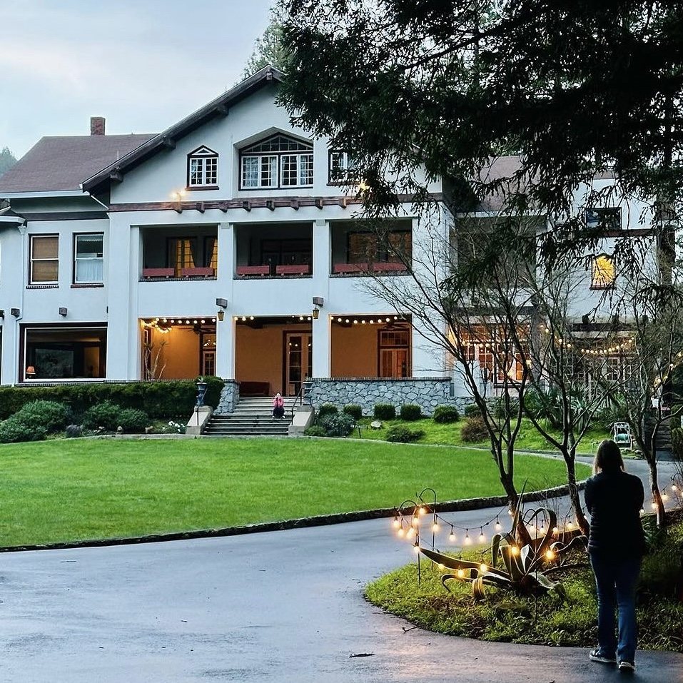 The Ralston White Retreat house in Mill Valley at dusk