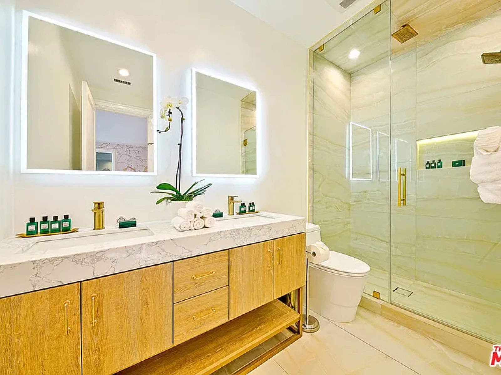 The Blush Room's private ensuite, with a double vanity and a large marble steam shower